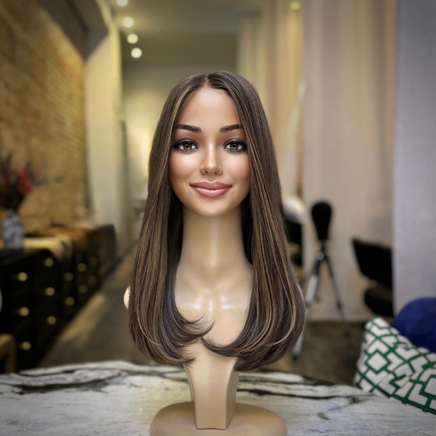 “Brun Cendré Séduisant” -  #61/b9t#4 Brunette Wig