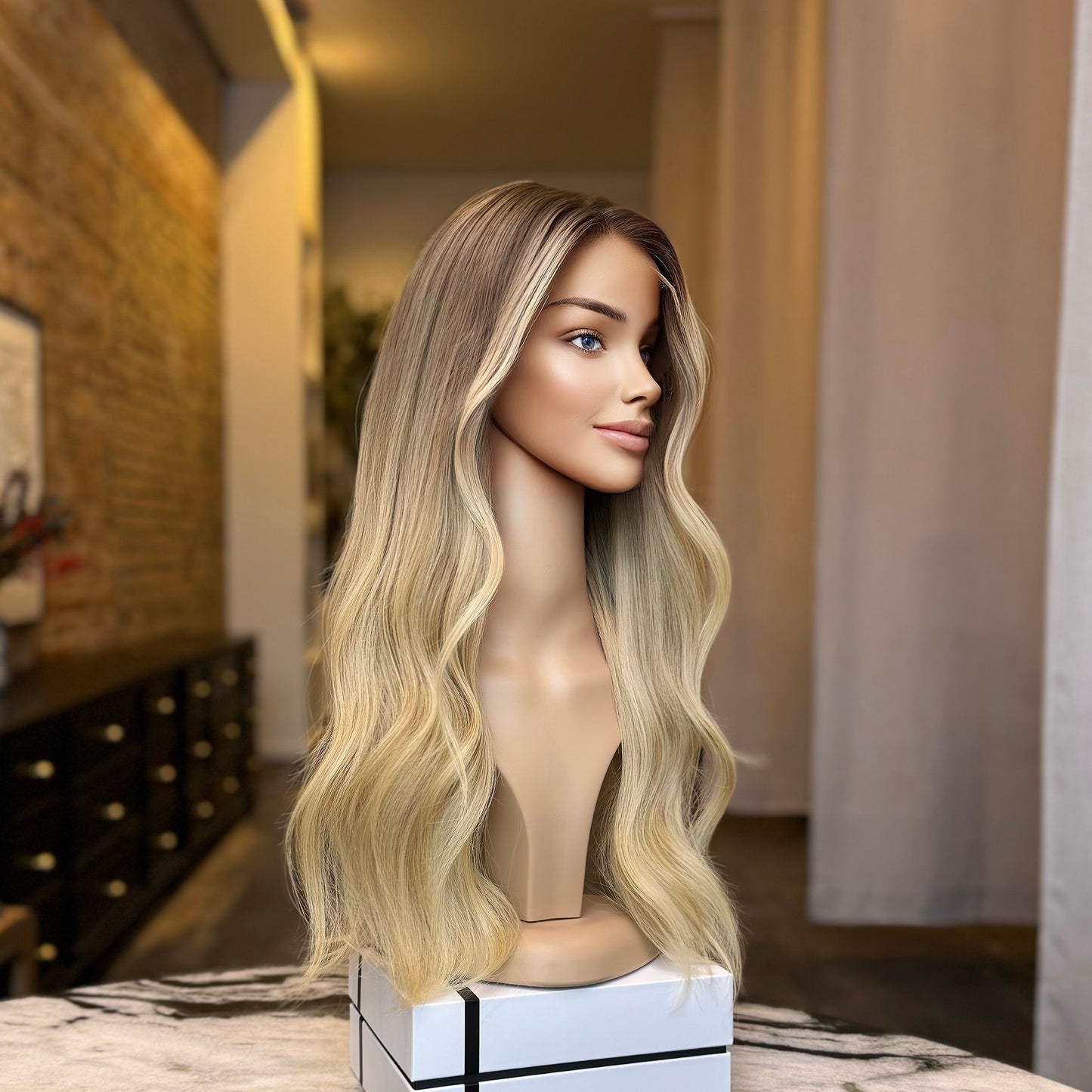 Arden - Golden Seduction Wig