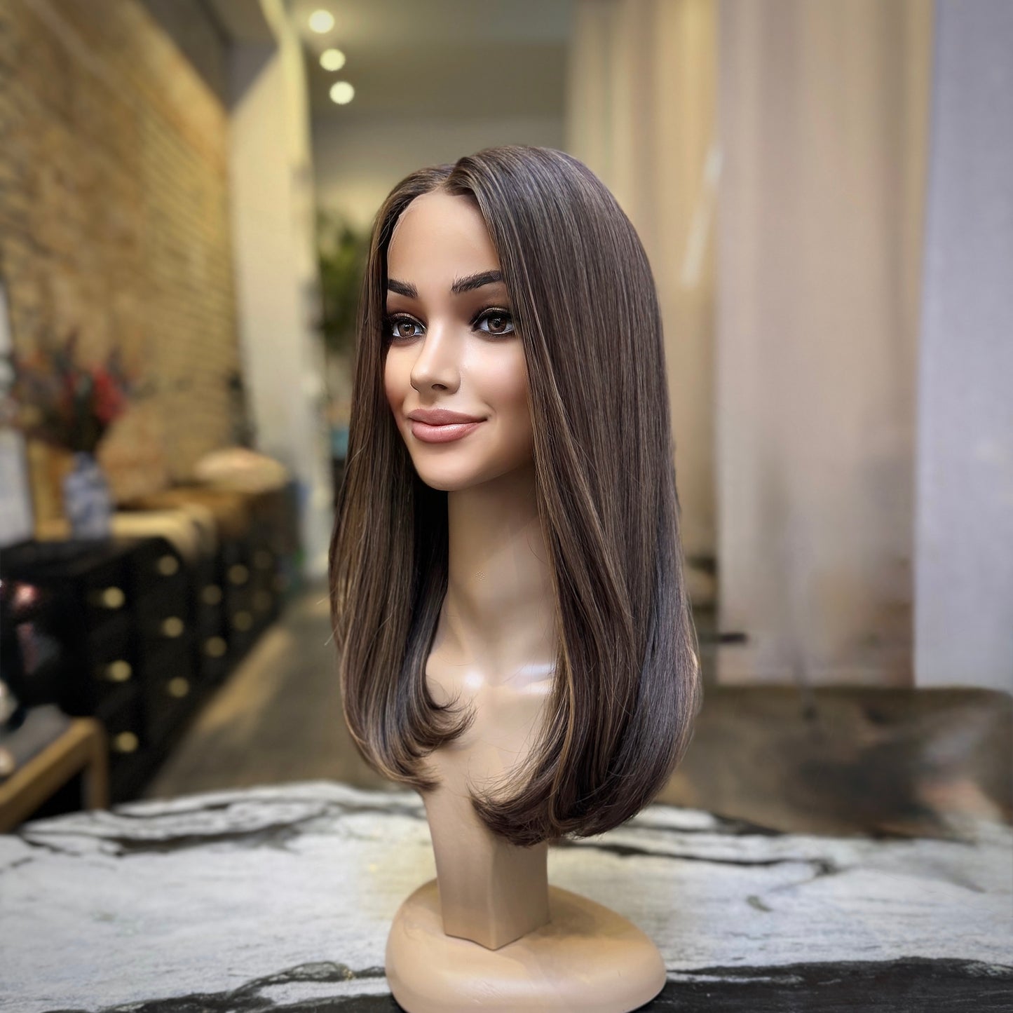 “Brun Cendré Séduisant” -  #61/b9t#4 Brunette Wig