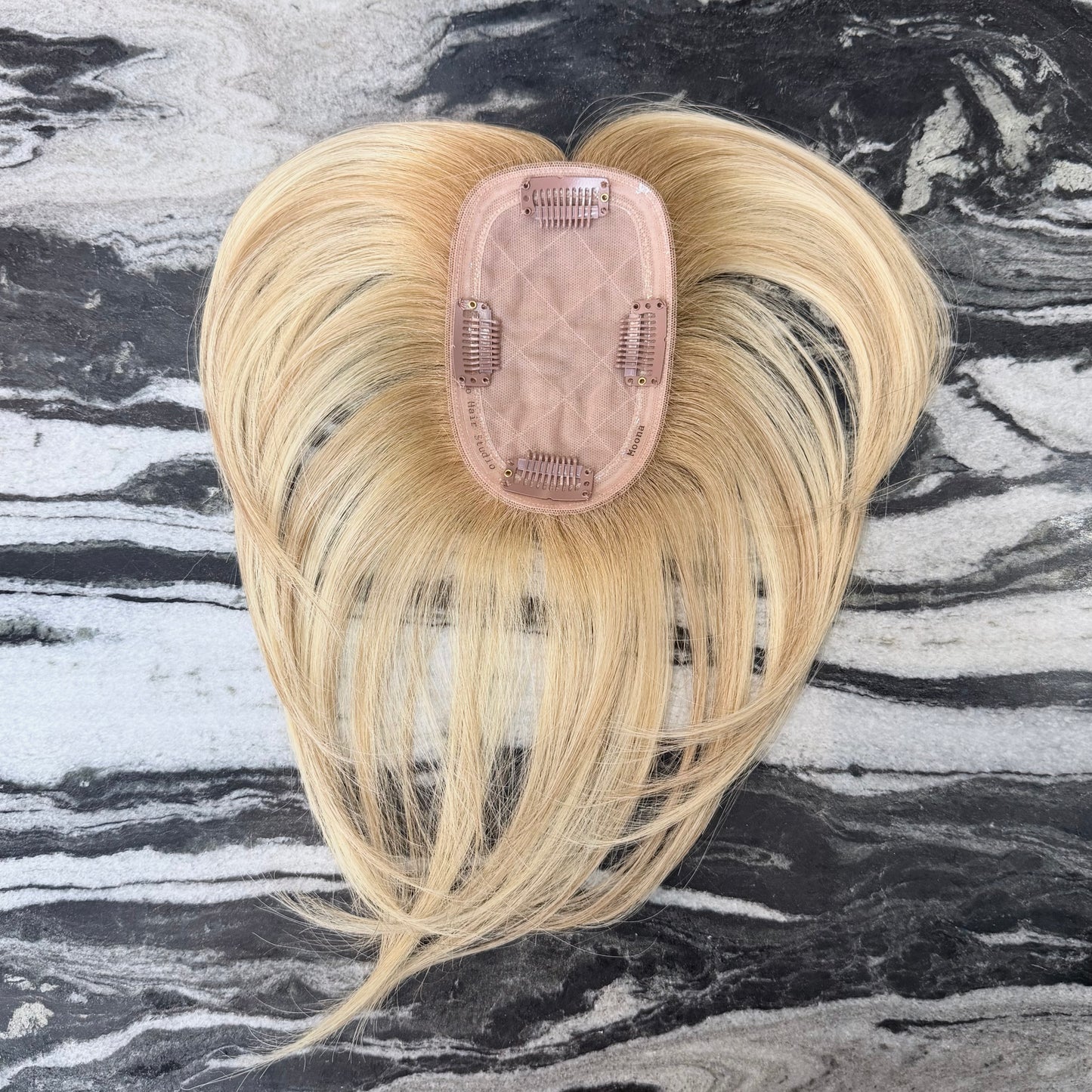 Moona - Blonde wit Golden Lowlights 3x5 Topper