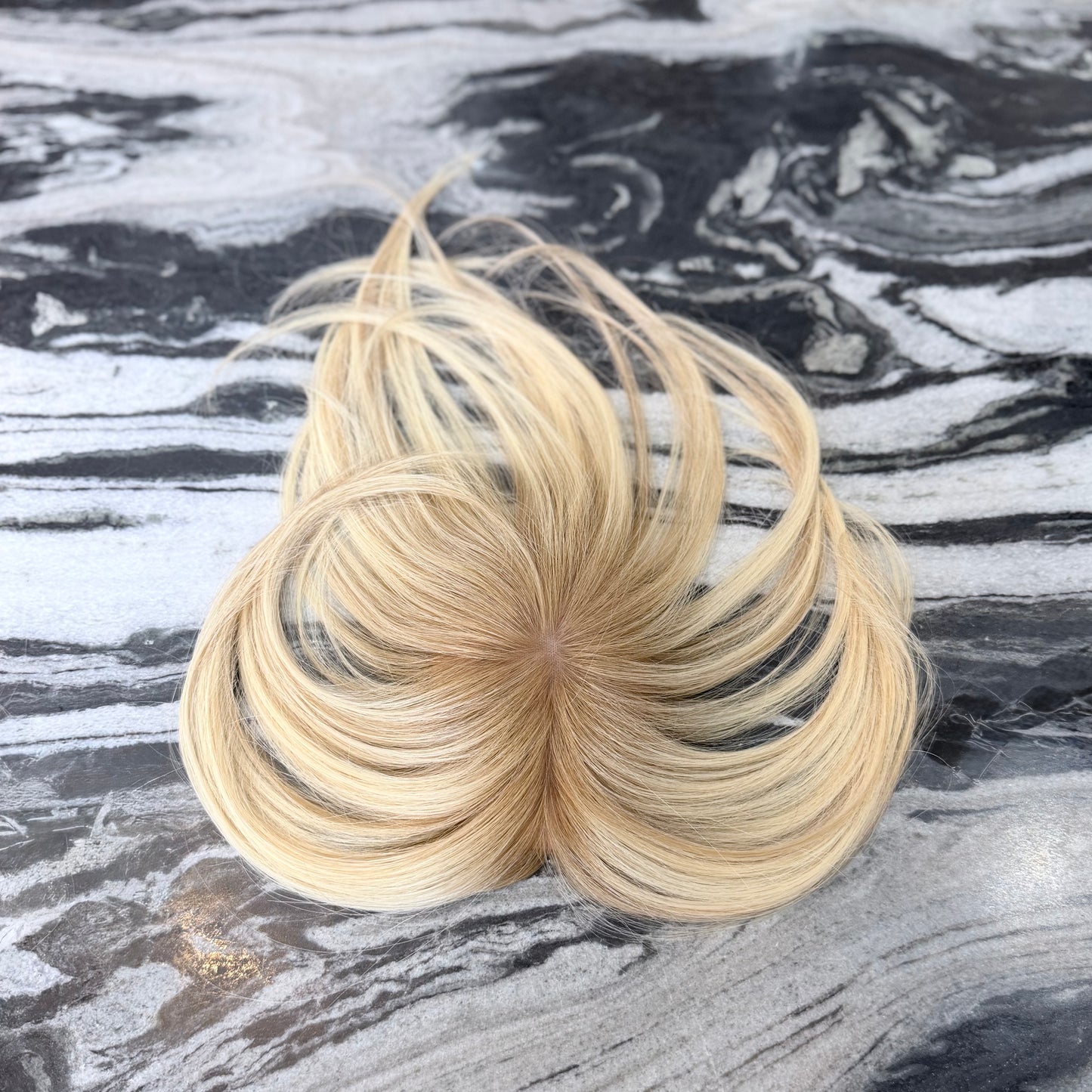 Moona - Blonde wit Golden Lowlights 3x5 Topper